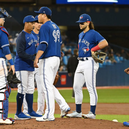 Blue Jays Try to Regain Magic Against Twins