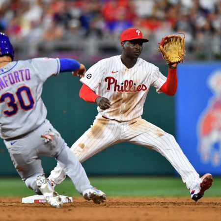 Surging Phillies Go for Sweep Against Slumping Mets