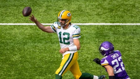 Green Bay Packers at Minnesota Vikings NFL Betting Analysis, Odds & Picks