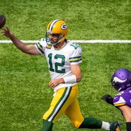 Green Bay Packers at Minnesota Vikings NFL Betting Analysis, Odds & Picks