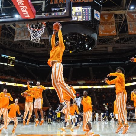 Arizona Wildcats at Tennessee Volunteers NCAAB Betting Analysis, Odds & Picks
