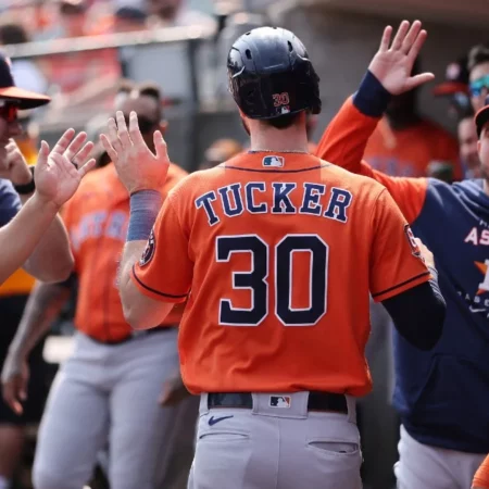 Seattle Mariners at Houston Astros Game 1: Odds, Picks & Predictions